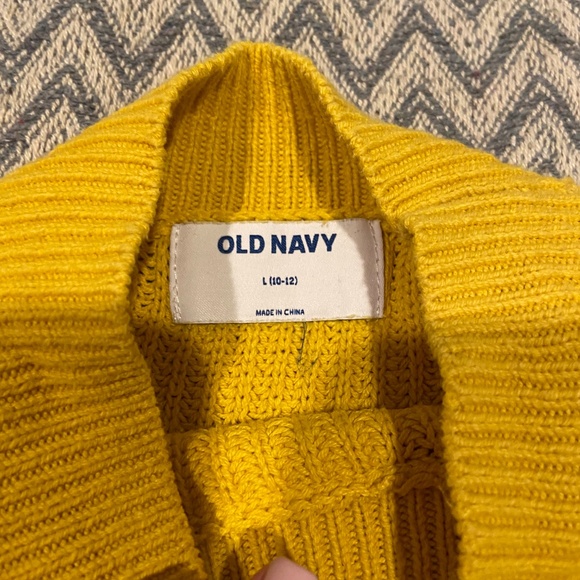 Old Navy Kids Yellow Cable Knit Mock Neck Sweater – Size 10/12 - Picture 3 of 4